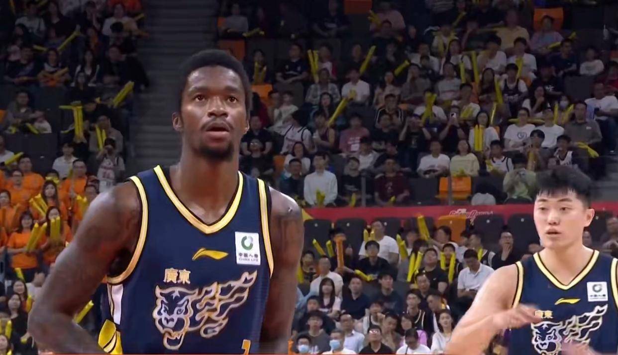 窗口期亚特兰大备战足总杯冲刺阶段广东宏远调整名单以备NBA常规赛，清晨山东男篮调整名单以备法甲看傻球迷的简单介绍